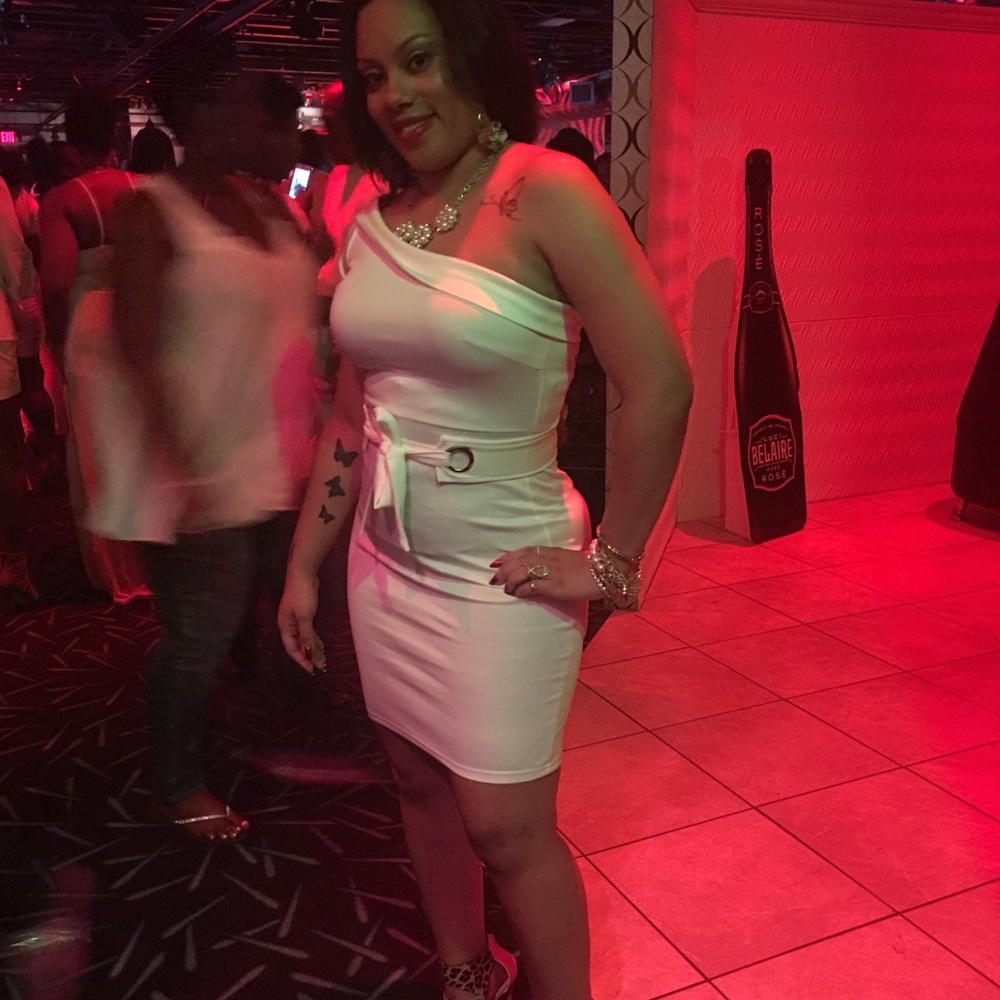 Body con dress with belt